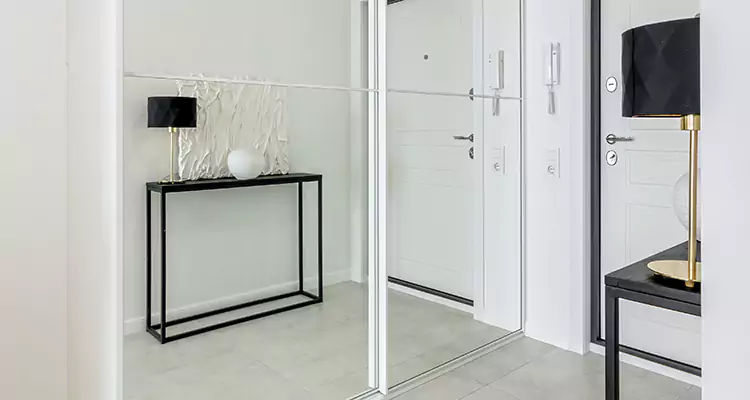 Mirrored Bifold Closet Doors Repair in Dania Beach, FL