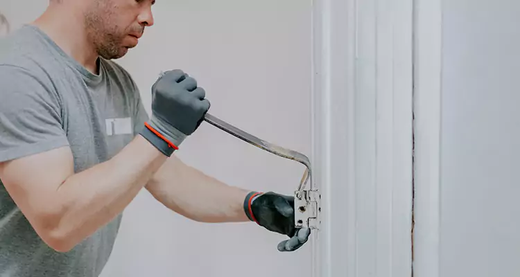 Cracked Door Jamb Repair in Dania Beach, FL
