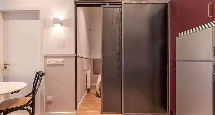 We Fix Closet Sliding Door in Dania Beach, FL 