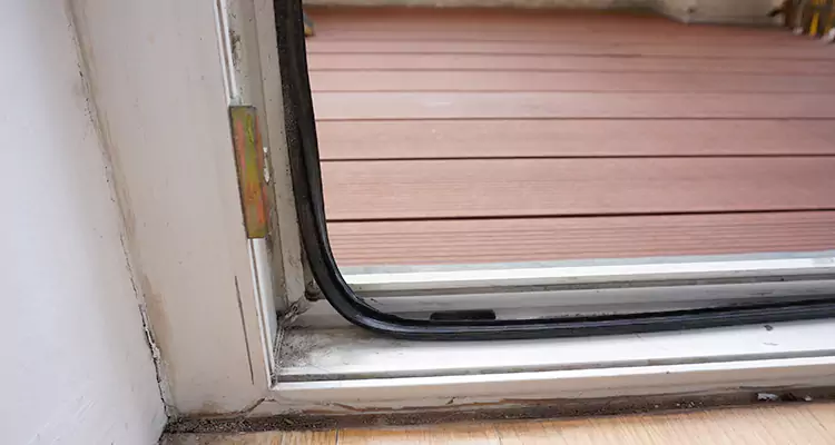 Why Choose Us for Leaking Sliding Glass Door Repair in Dania Beach, FL?