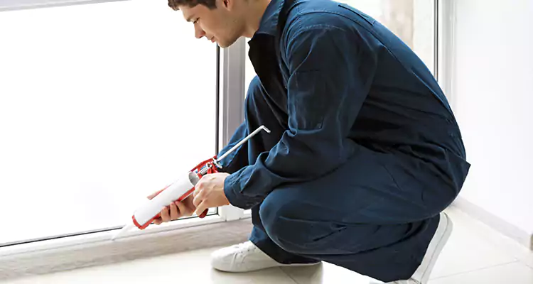 Window Glass Caulk Repair in Dania Beach, FL